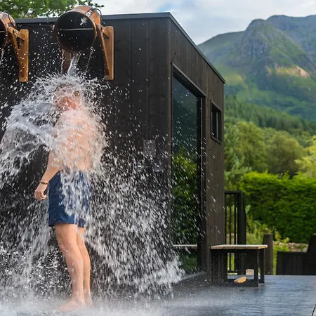 Riverbeds - Luxury Wee Lodges With Hot Tubs-3